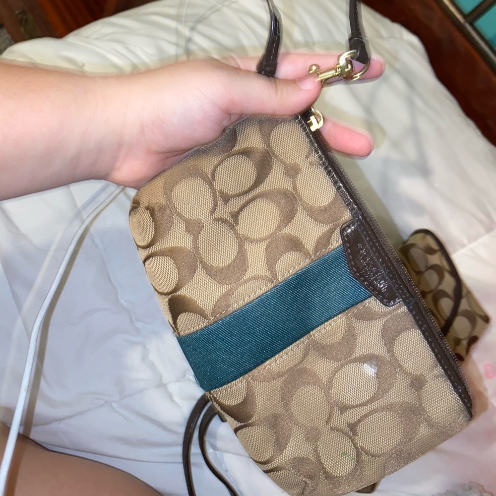 Coach Wristlet 🤍